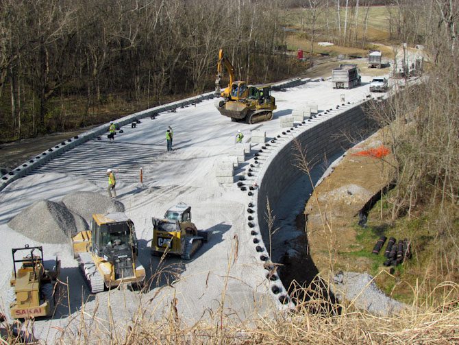 Redi-Rock-positive-connection-reinforced-retaining-walls-2