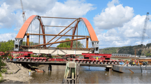 Hastings_Bridge_Barge