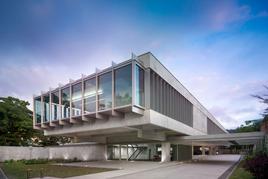 Puma HQ in El Salvador Receives the COAM Award 2016