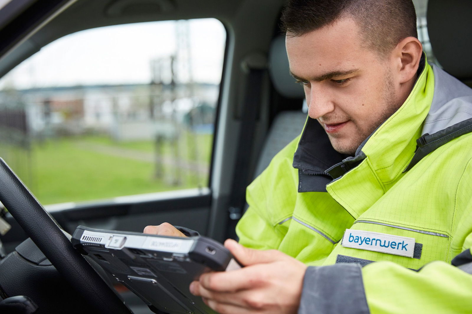 Bayernwerk Receives Innovation Award from Hexagon Safety & Infrastructure