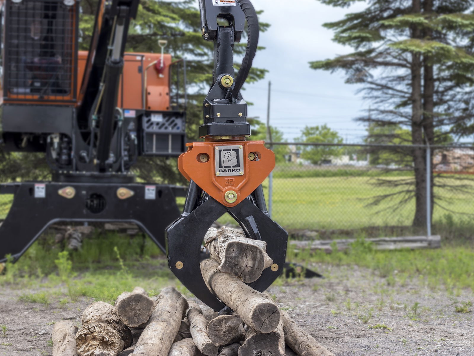 Barko Strong-Arm Grapples Optimize Barko Loader Performance