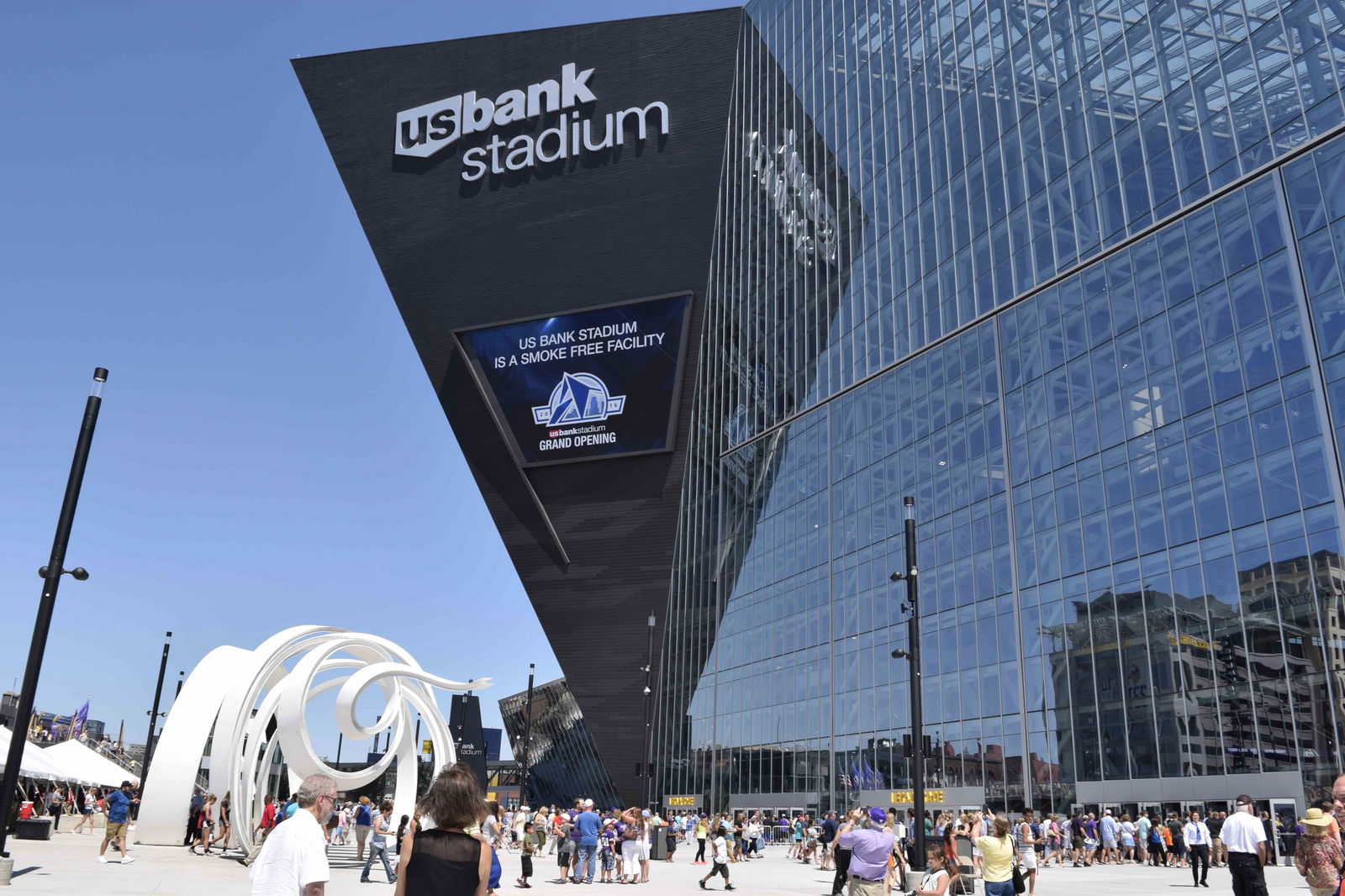 U.S. Bank Stadium Welcomed More Than 66,000 Football Fans Through ASSA ABLOY Openings at First Monday Night Game of 2017 Season