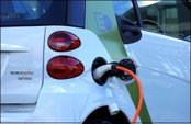 Governors of Seven Western States Sign Pact to Plan Electric Vehicle Corridor