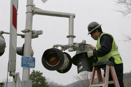 GAO Issues Reports on Railroad Grade Crossing Programs, Inland Waterway Funding