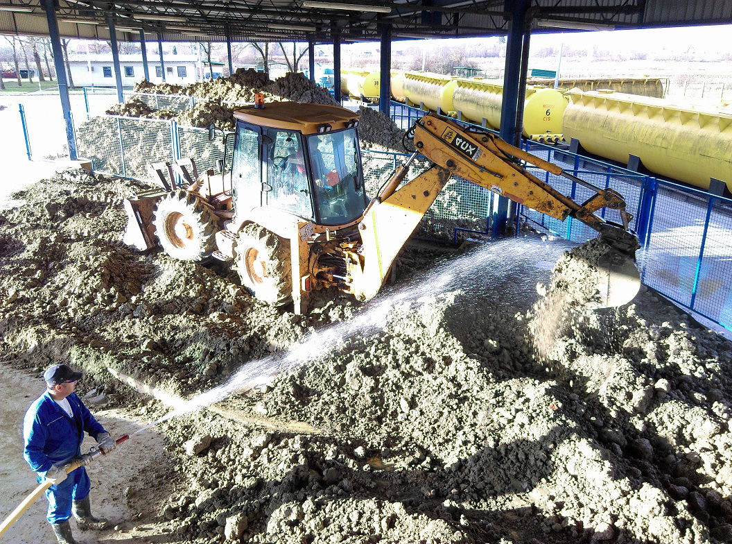 Decontaminating Soil Using Bioremediation