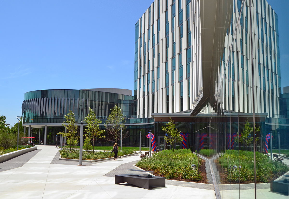 Academic and Residential Complex at University of Illinois at Chicago Celebrates Opening
