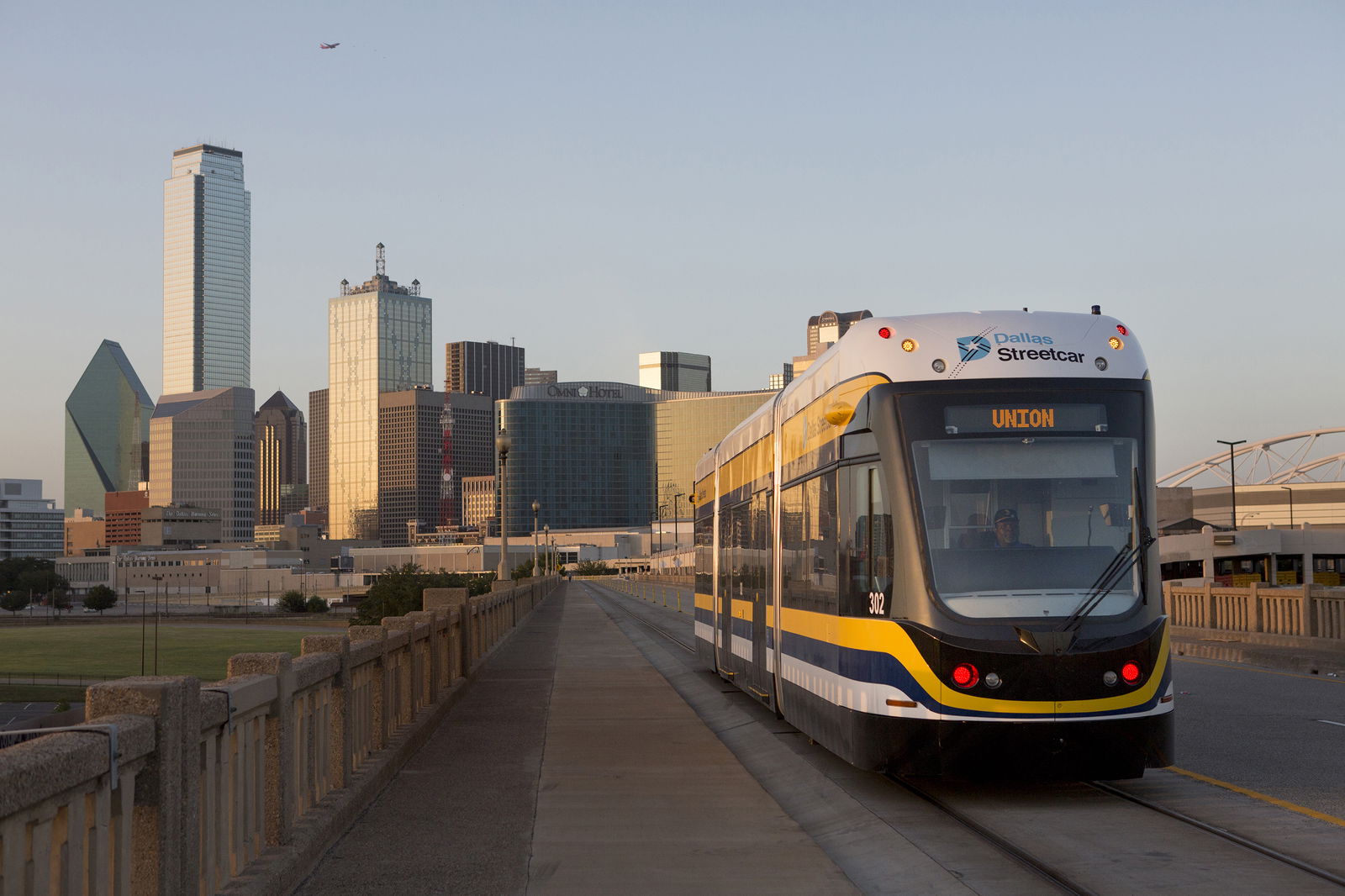 DART and Dallas Keeping Streetcar Roles on Track
