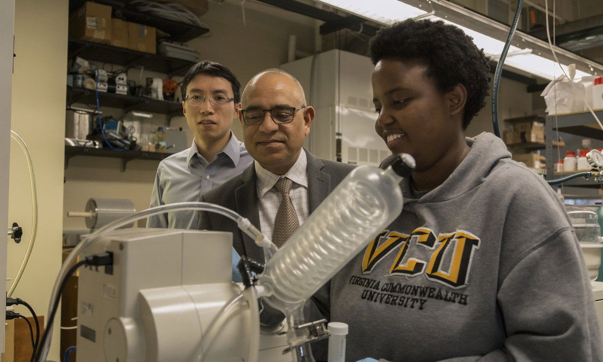VCU researchers to develop next-generation, long-lasting batteries