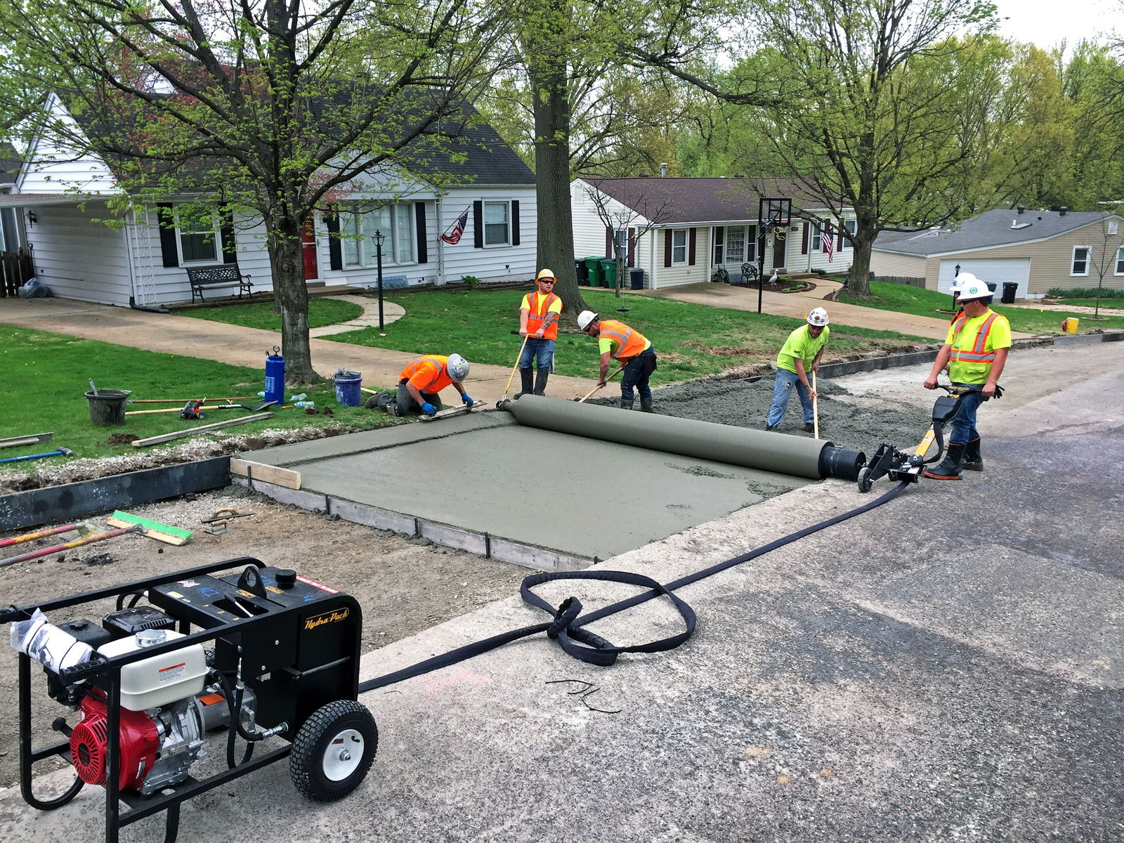 Curb Roller Manufacturing Makes Concrete Work Easy with the Hydra-Screed HS3000