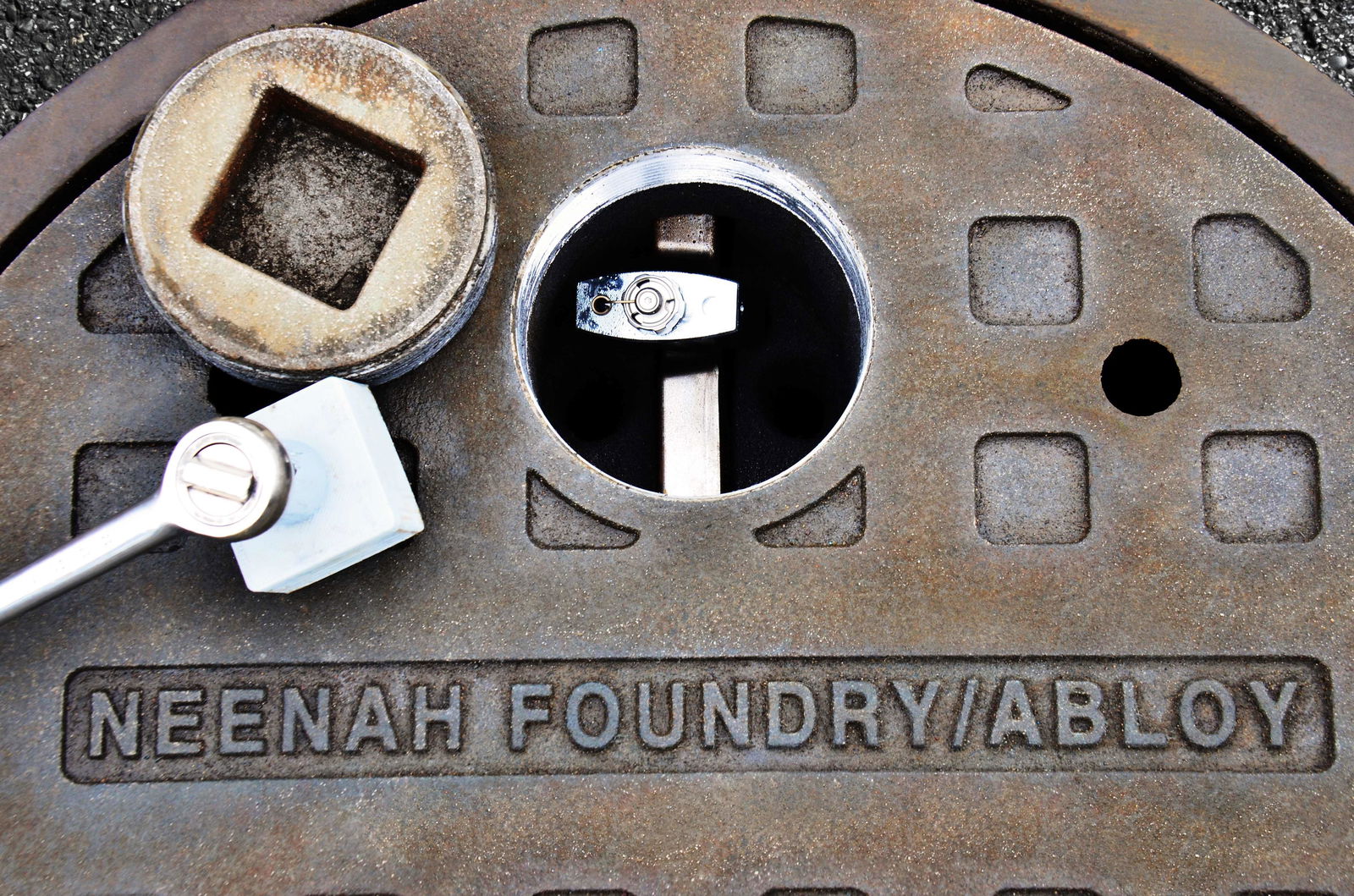ABLOY USA Critical Infrastructure and Neenah Foundry un-veil exclusive partnership to secure underground infrastruc-ture
