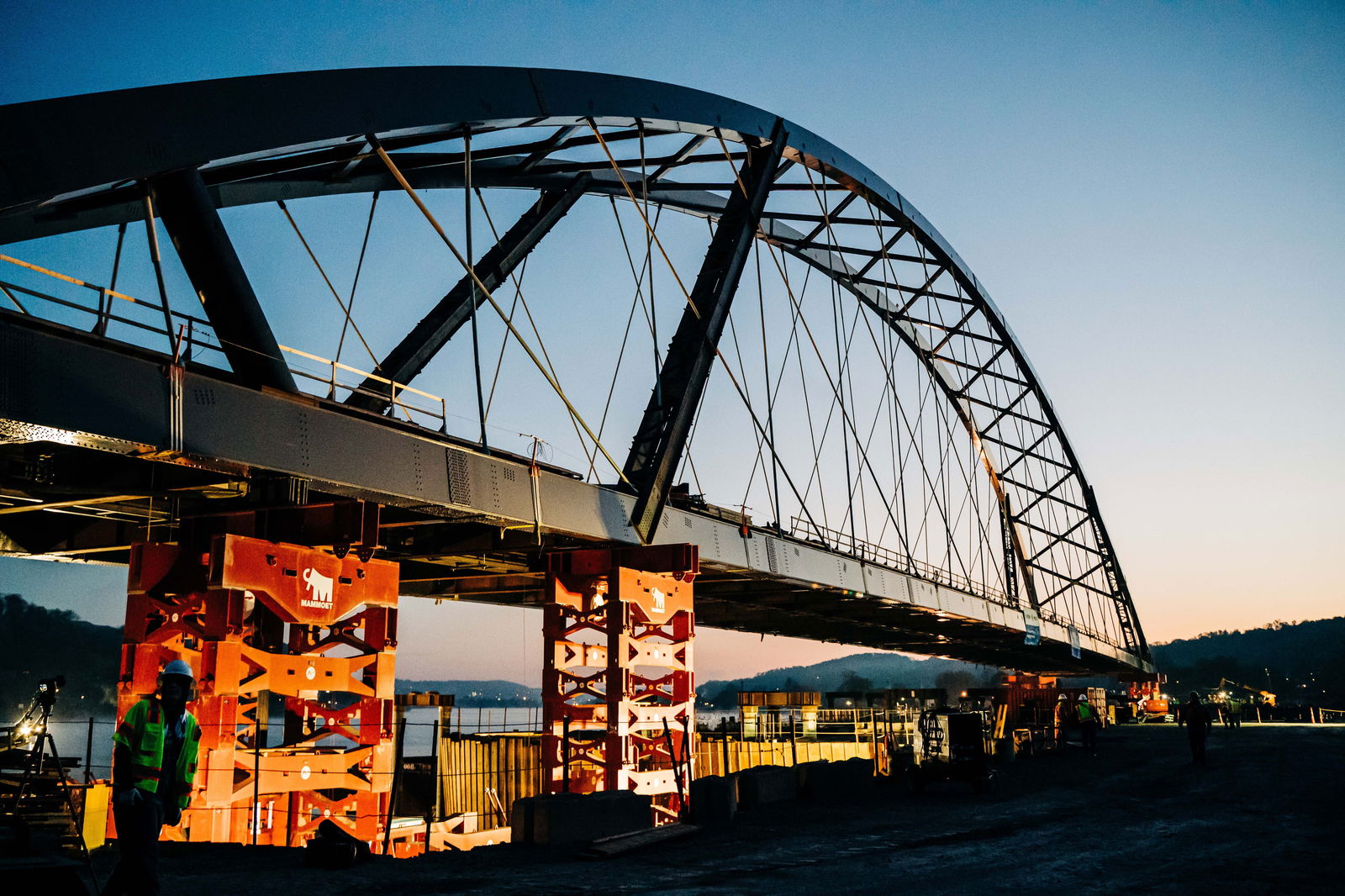 Mammoet successfully lifts Wellsburg Bridge in West Virginia