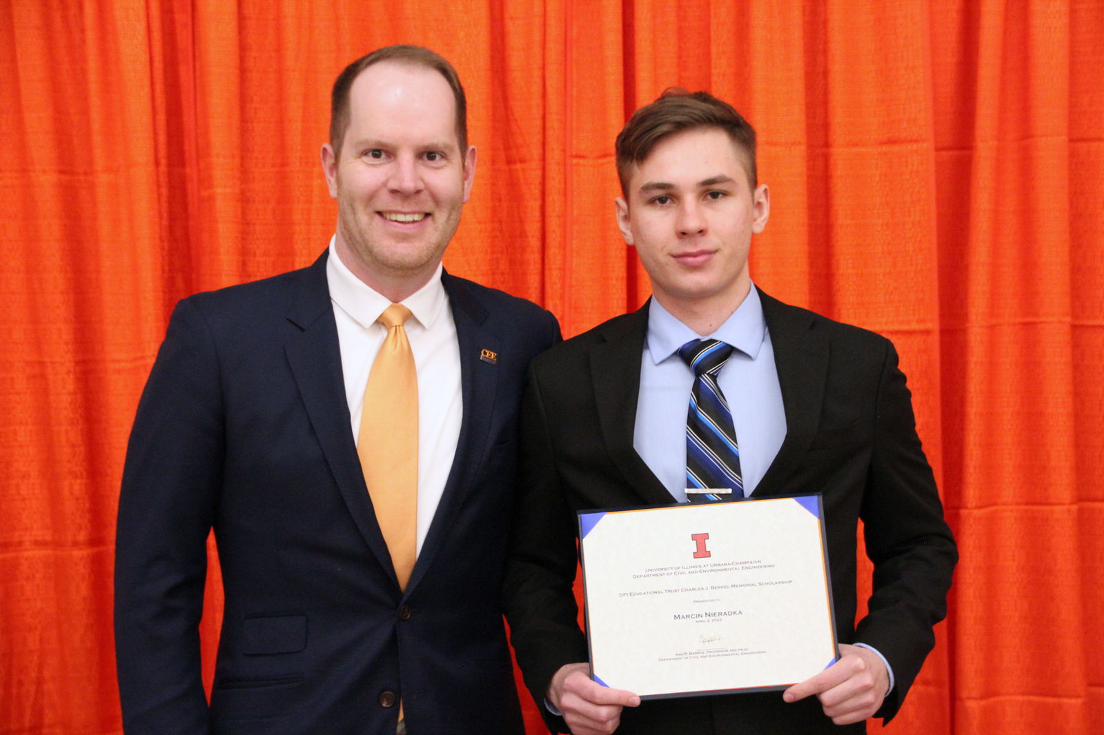 DFI Educational Trust Awards Scholarships at the University of Illinois