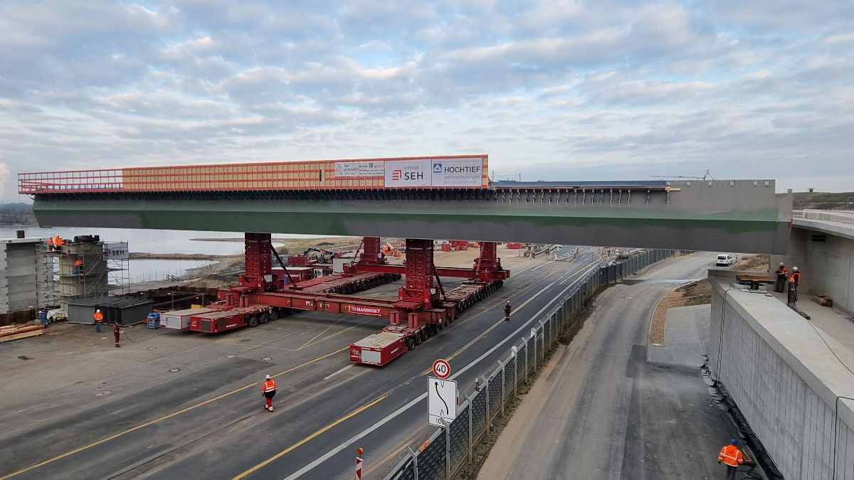 Bridge section installed to precise schedule