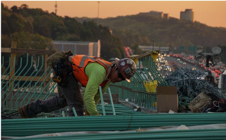 Growth and Caution: New Construction Industry Stats from Q1 2022