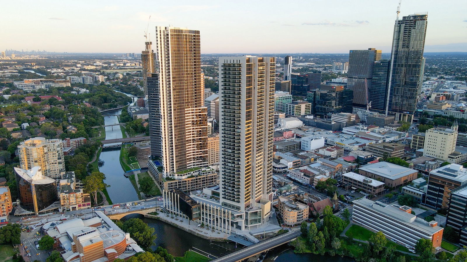 Sydney’s new sky scrapper launches Australia’s largest automated car parking system