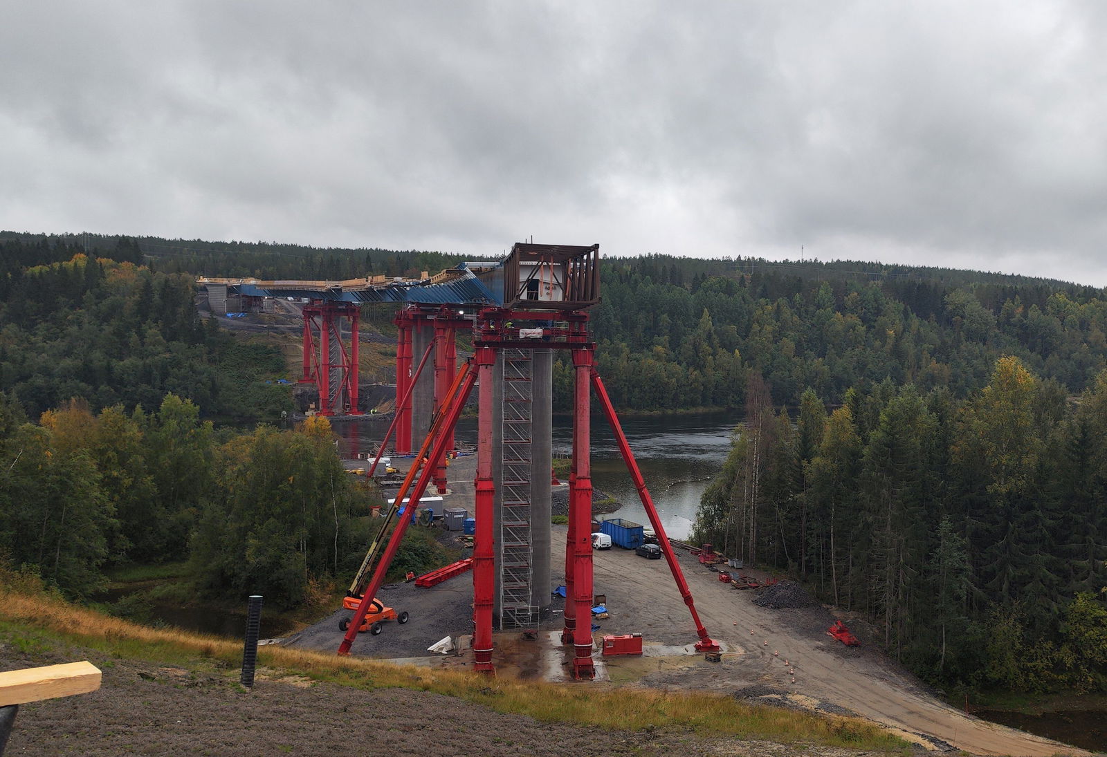 Swedish Bridge Collapse Overcome with Specialist Salvage and Construction Technique
