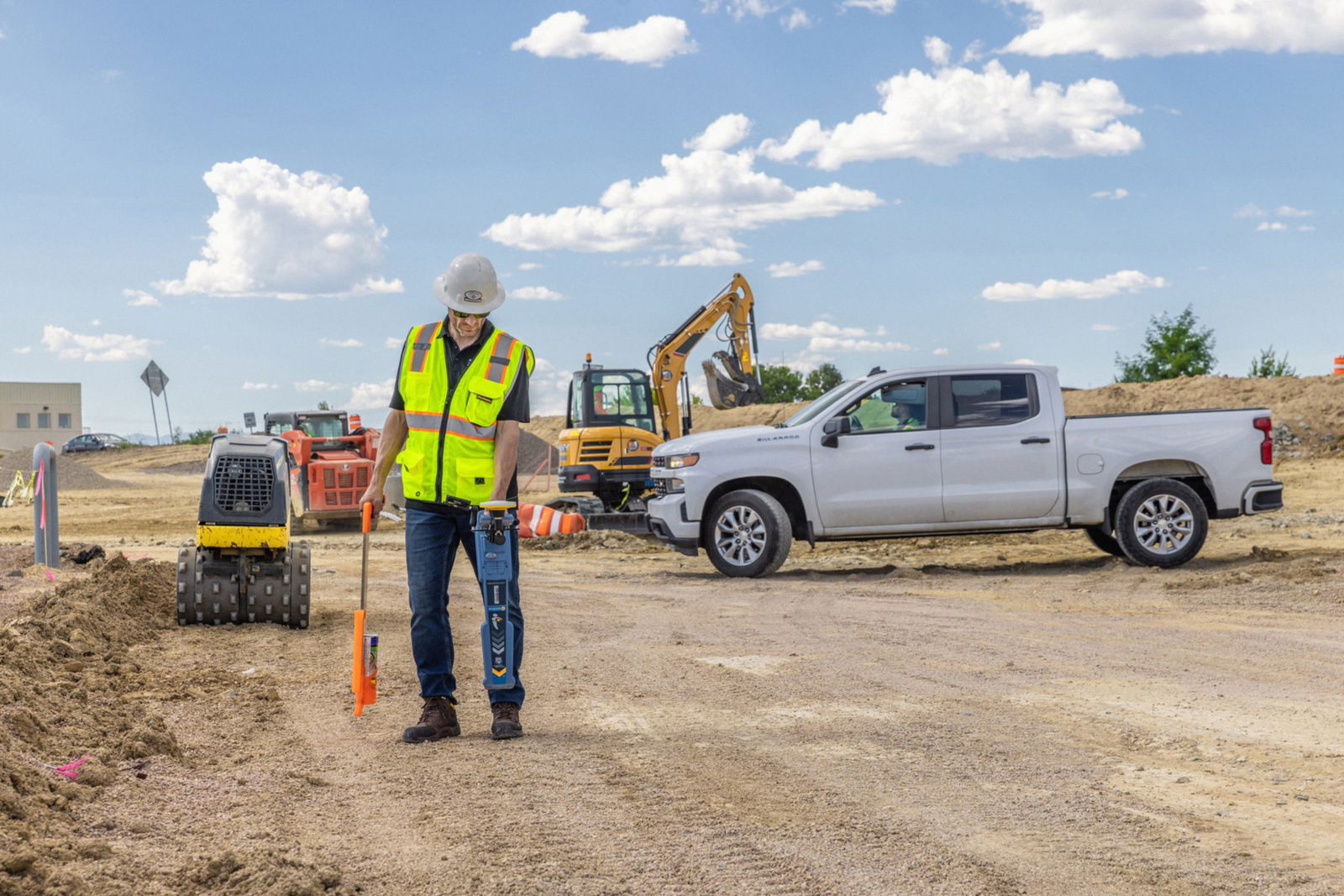 Trimble and Radiodetection Combine Survey-Grade Positioning with Underground Utilities Locating Measurement Workflows