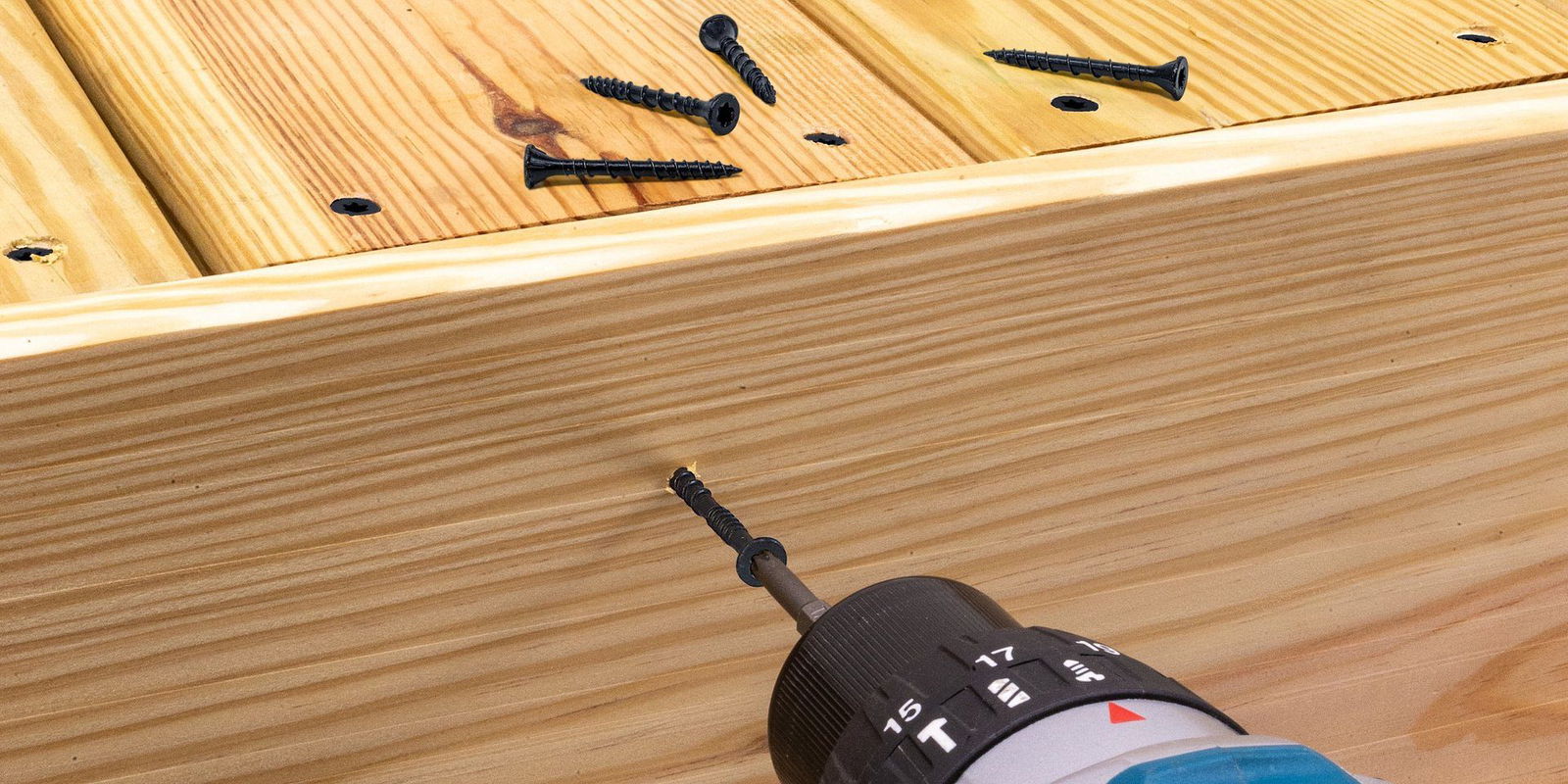 Simpson Strong-Tie Adds Black Coating to Lineup of Deck-Drive™ DSV WOOD Deck Screws