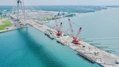 Fluor Joint Venture Celebrates Connection of Gordie Howe International Bridge Deck