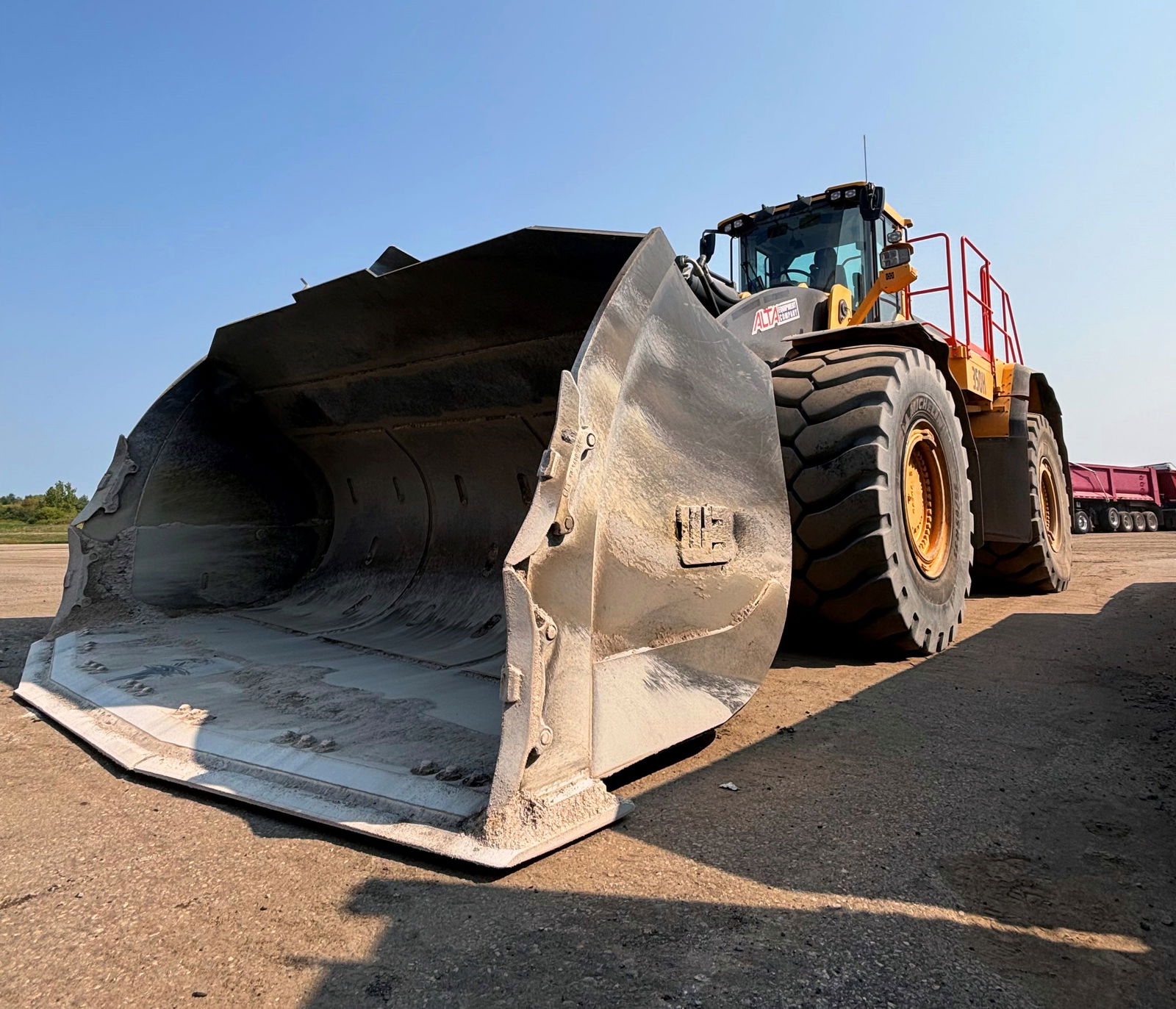 Werk-Brau Customizes Loader Buckets for Abrasive Environments