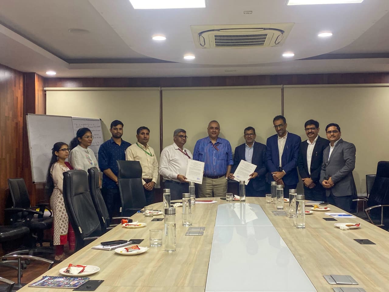 Department of Posts Signs MoU with Esri India to Strengthen the DIGIPIN Initiative