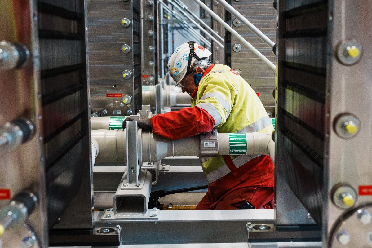 Mammoet launches new business offering, simplifying large industrial installation projects in Europe