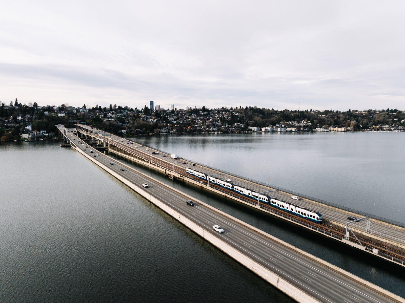 STV Celebrates World’s First Floating‑Bridge Light Rail with Sound Transit as Crosslake Connection Opens  