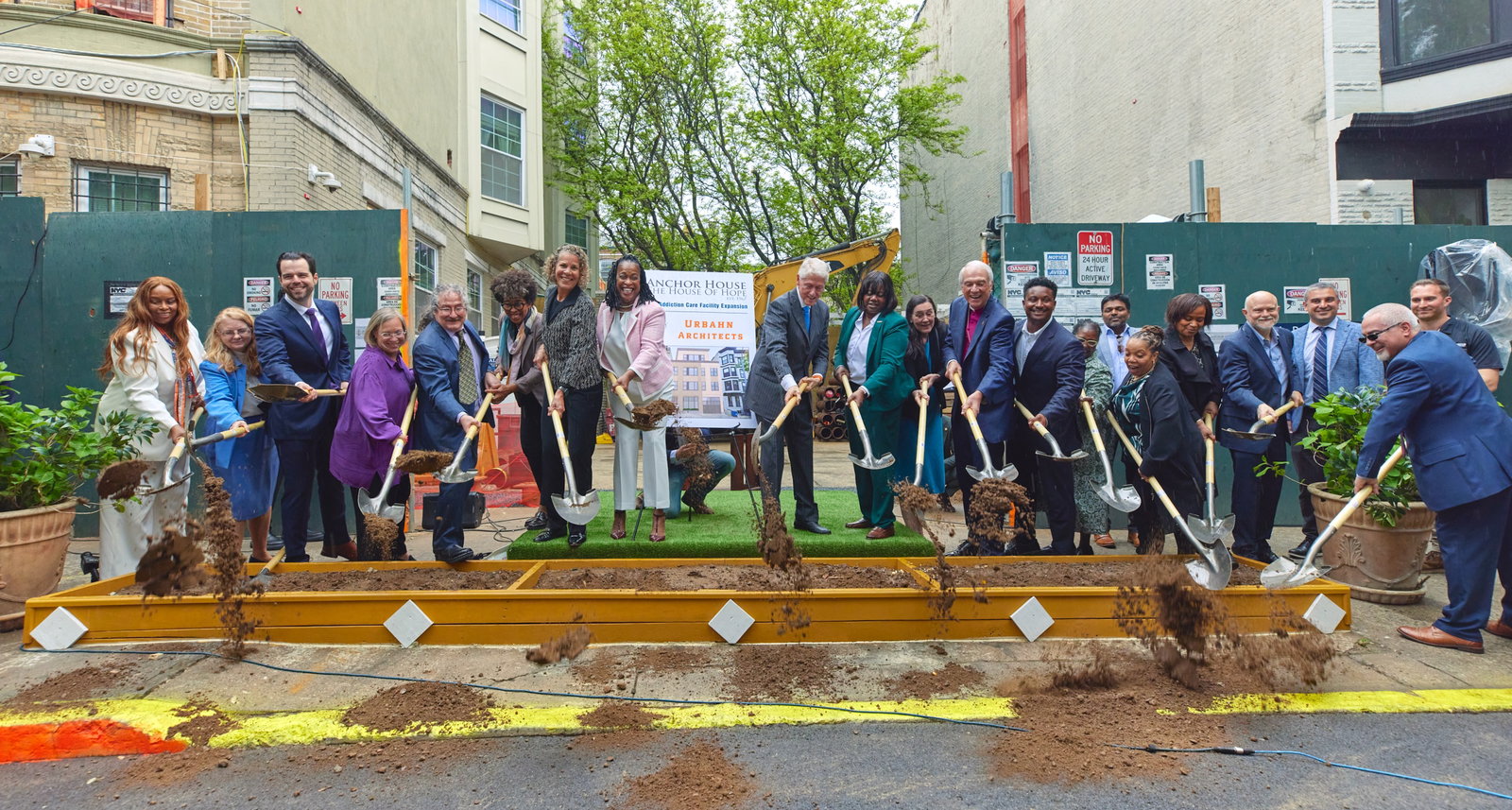Bill Clinton breaks ground for Brooklyn addiction treatment facility