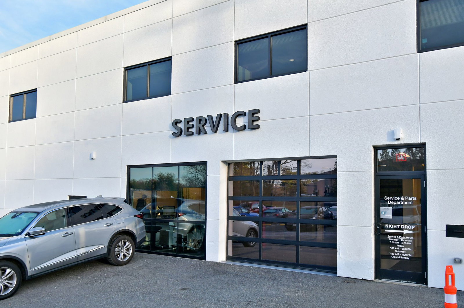 REDCOM Celebrates Completion Of Renovation At Acura Dealership 