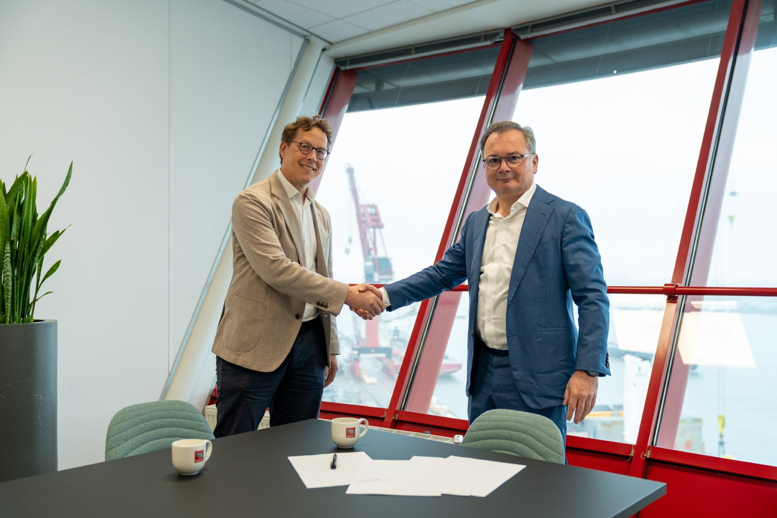 Mammoet and ULC-Energy sign nuclear cooperation agreement